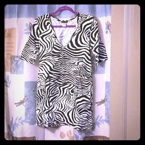 Zebra print cover up, tunic. Don’t miss out!💫⚡️🌟
